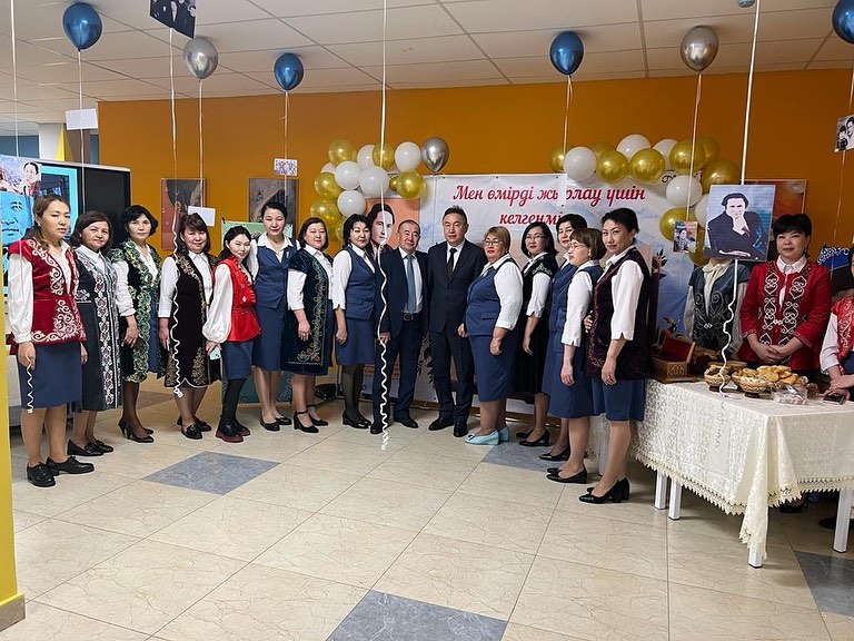 06.02.2023 Бүгін мектебімізде «Мен өмірді жырлау үшін келгенмін» тақырыбында Қазақ тілі мен әдебиеті апталығының ашылуы өтті.